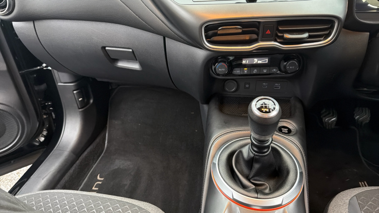 Nissan Juke 1.0 DiG-T N-Connecta 5dr Petrol Hatchback